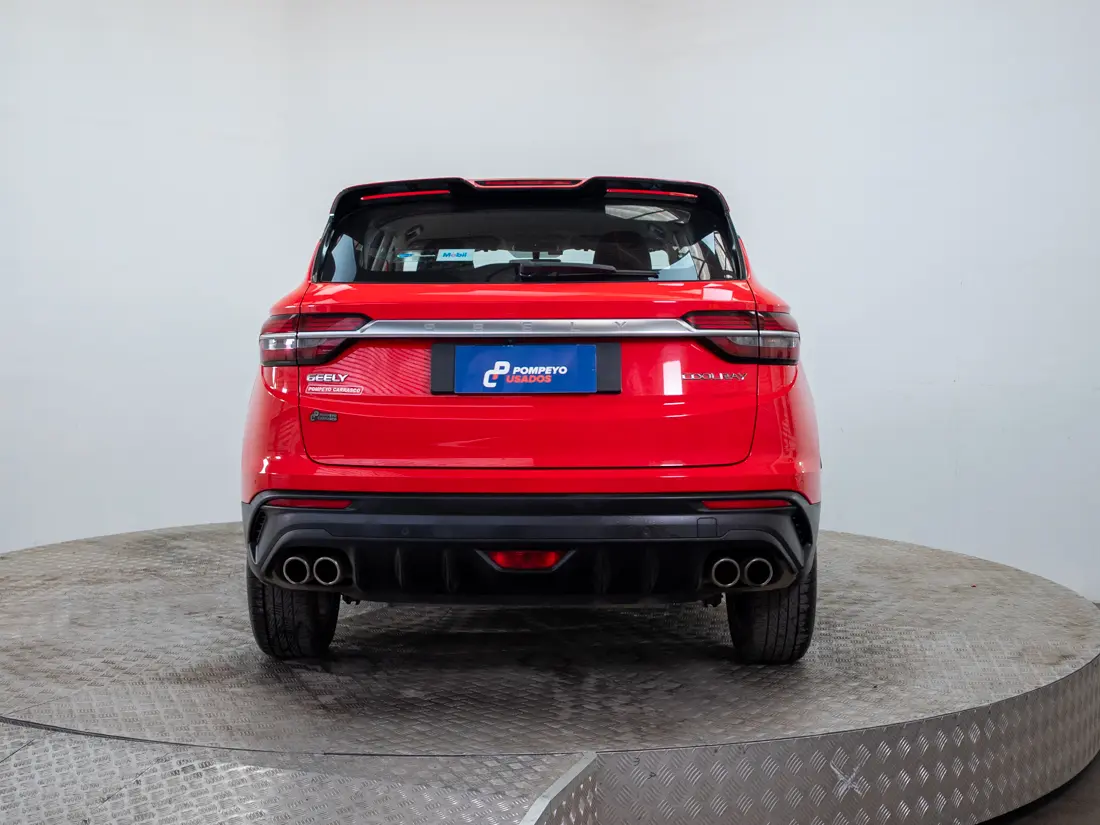 Geely Coolray — foto 5 de 18