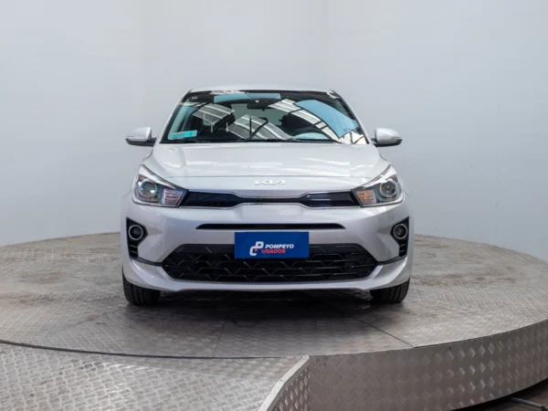 Kia RIO 4 2023 usado — Pompeyo Carrasco — foto 2