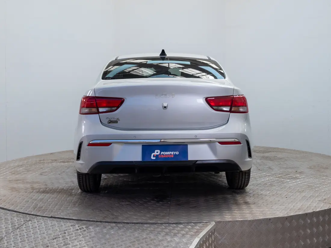 KIA Rio4 — foto 5 de 19