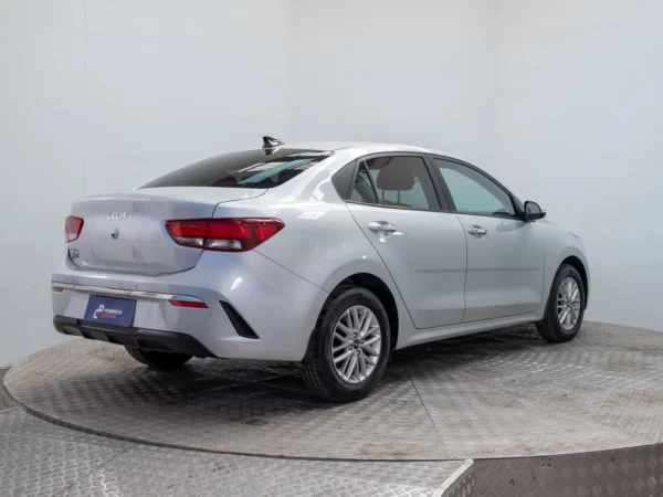 Kia RIO 4 2023 usado — Pompeyo Carrasco — foto 6