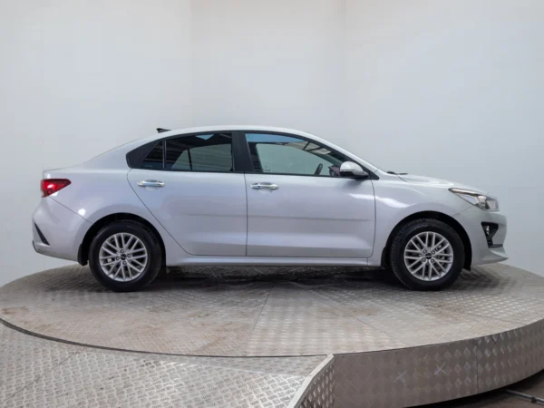Kia RIO 4 2023 usado — Pompeyo Carrasco — foto 7