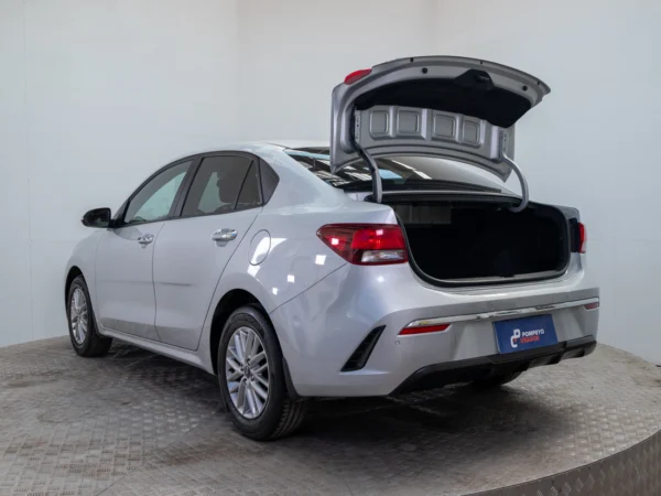 Kia RIO 4 2023 usado — Pompeyo Carrasco — foto 9