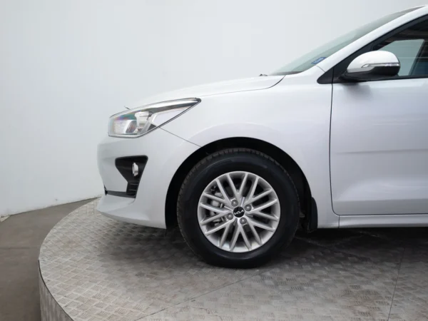 Kia RIO 4 2023 usado — Pompeyo Carrasco — foto 16
