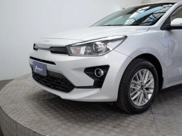 Kia RIO 4 2023 usado — Pompeyo Carrasco — foto 17