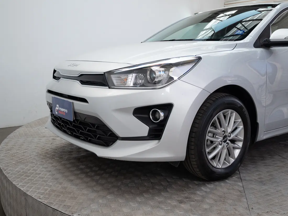 KIA Rio4 — foto 17 de 19