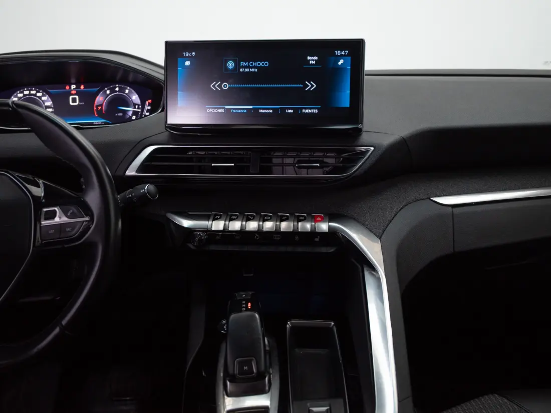 Peugeot 3008 — foto 15 de 18