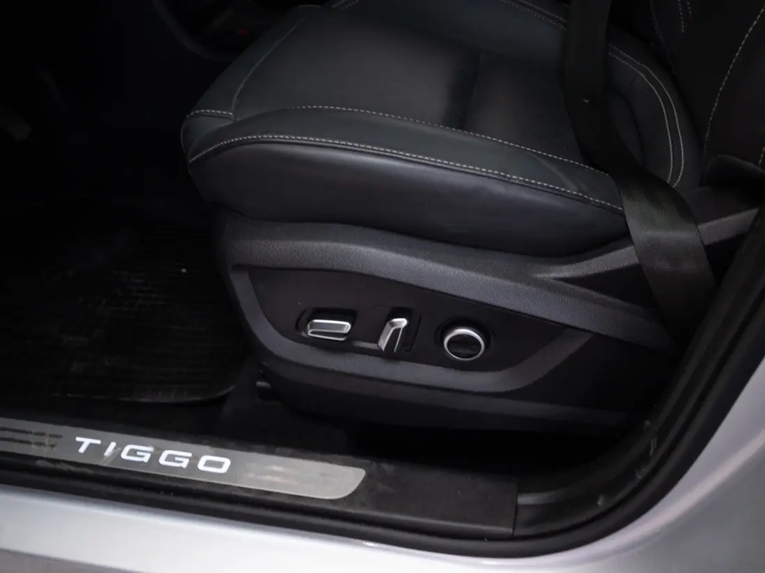 Chery Tiggo 8 — foto 14 de 21