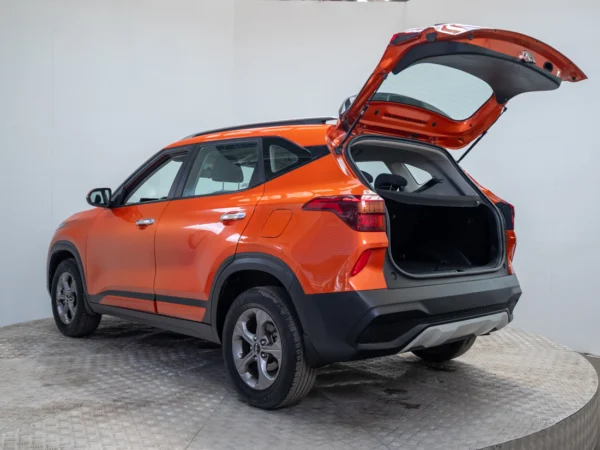 Kia SELTOS 2023 usado — Pompeyo Carrasco — foto 10