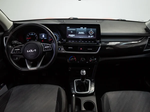 Kia SELTOS 2023 usado — Pompeyo Carrasco — foto 15