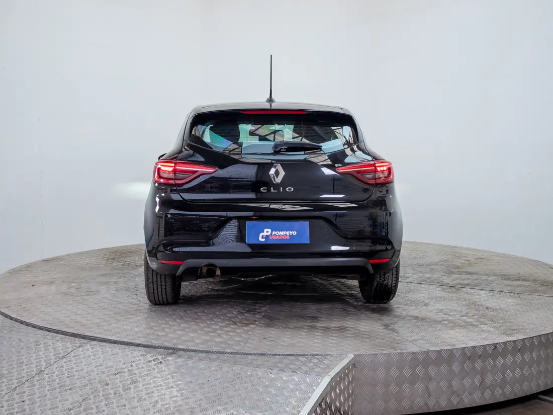 Renault Clio — foto 5 de 18