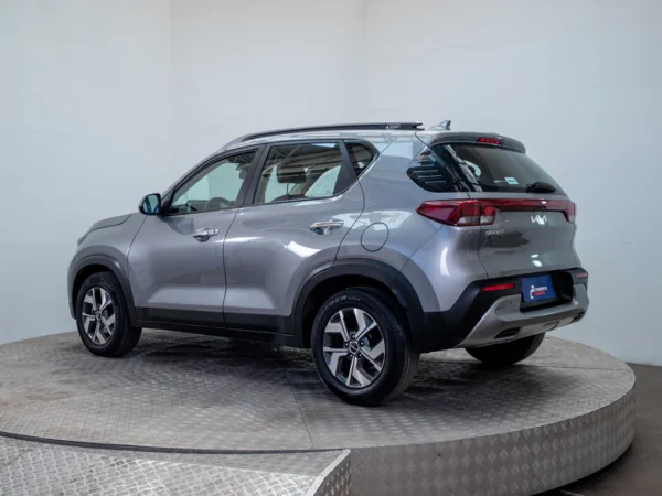 Kia SONET 2023 usado — Pompeyo Carrasco — foto 4