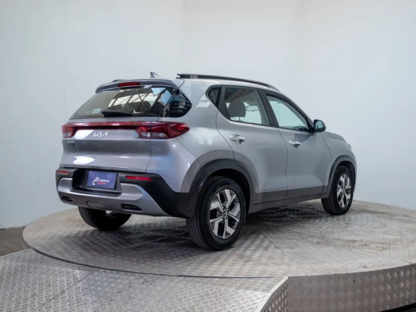 Kia SONET 2023 usado — Pompeyo Carrasco — foto 6