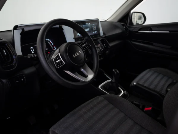 Kia SONET 2023 usado — Pompeyo Carrasco — foto 10