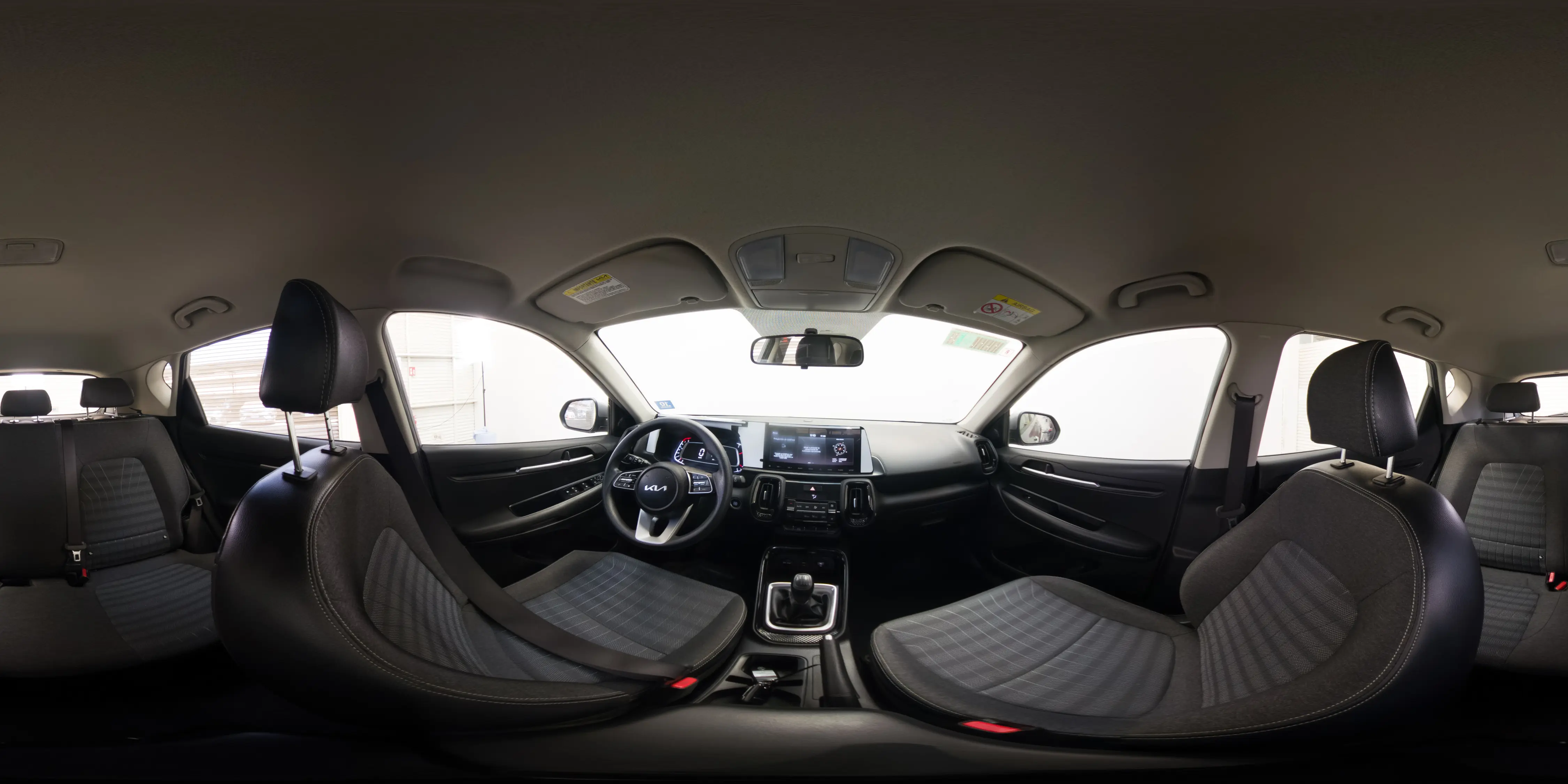 KIA Sonet — foto 18 de 18