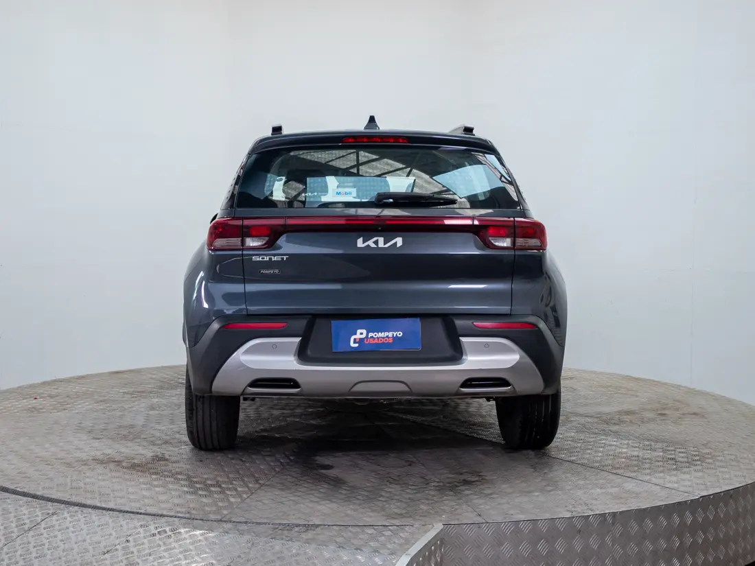 KIA Sonet — foto 6 de 20
