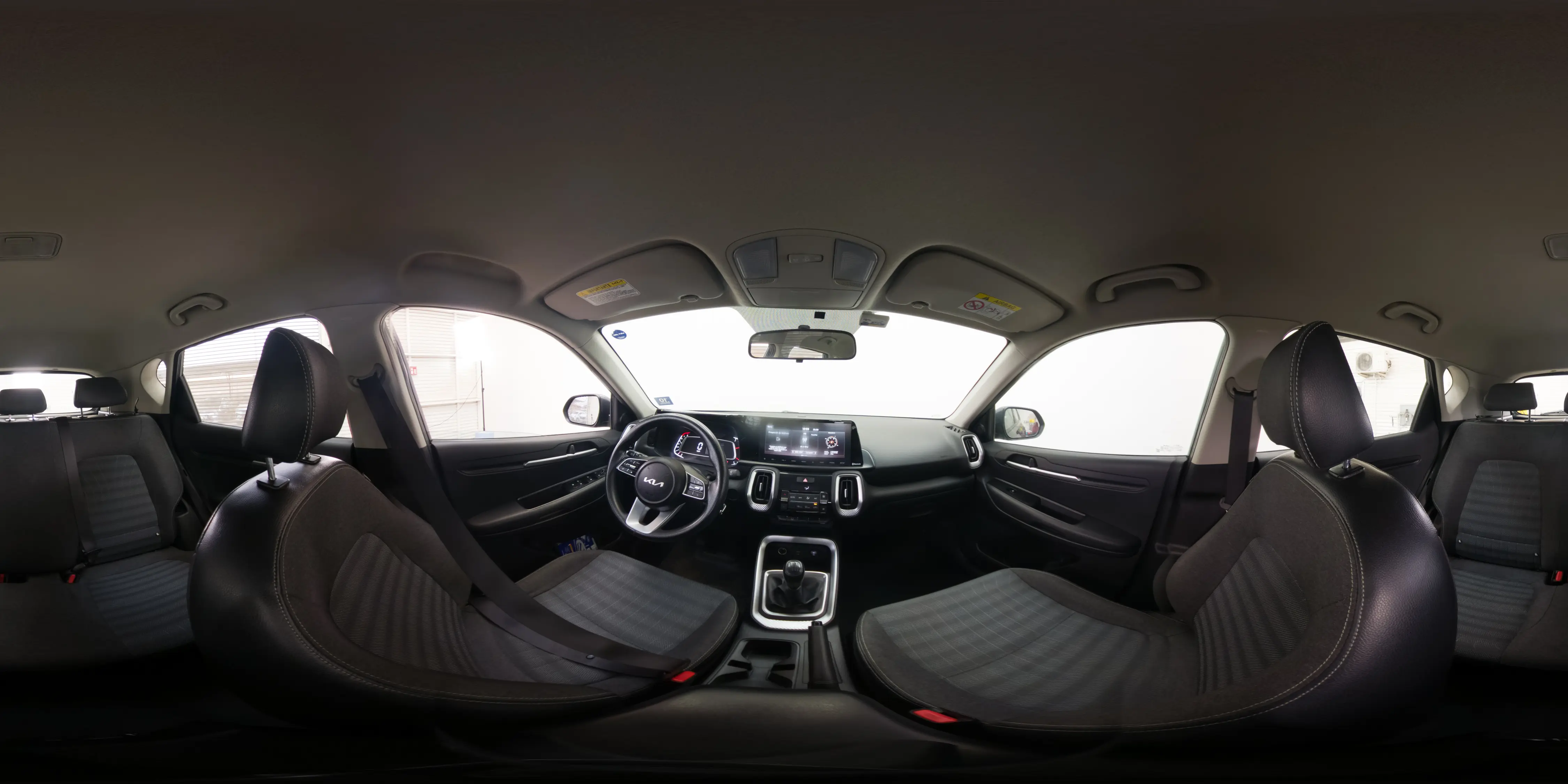 KIA Sonet — foto 20 de 20