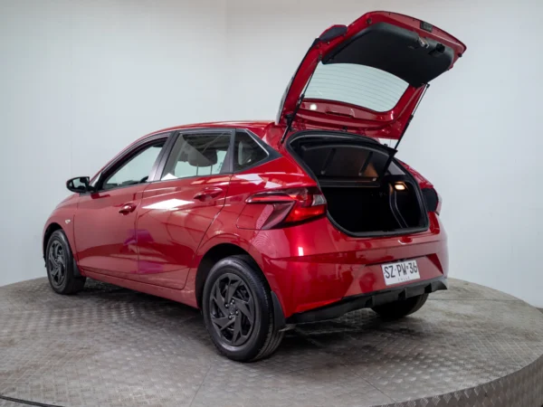 HYUNDAI I-20 2023 usado — Pompeyo Carrasco — foto 9