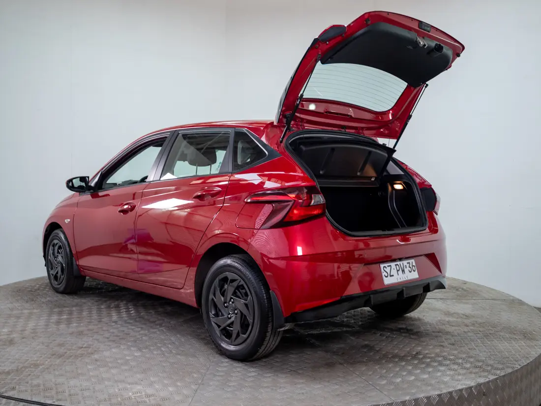Hyundai I-20 — foto 9 de 19