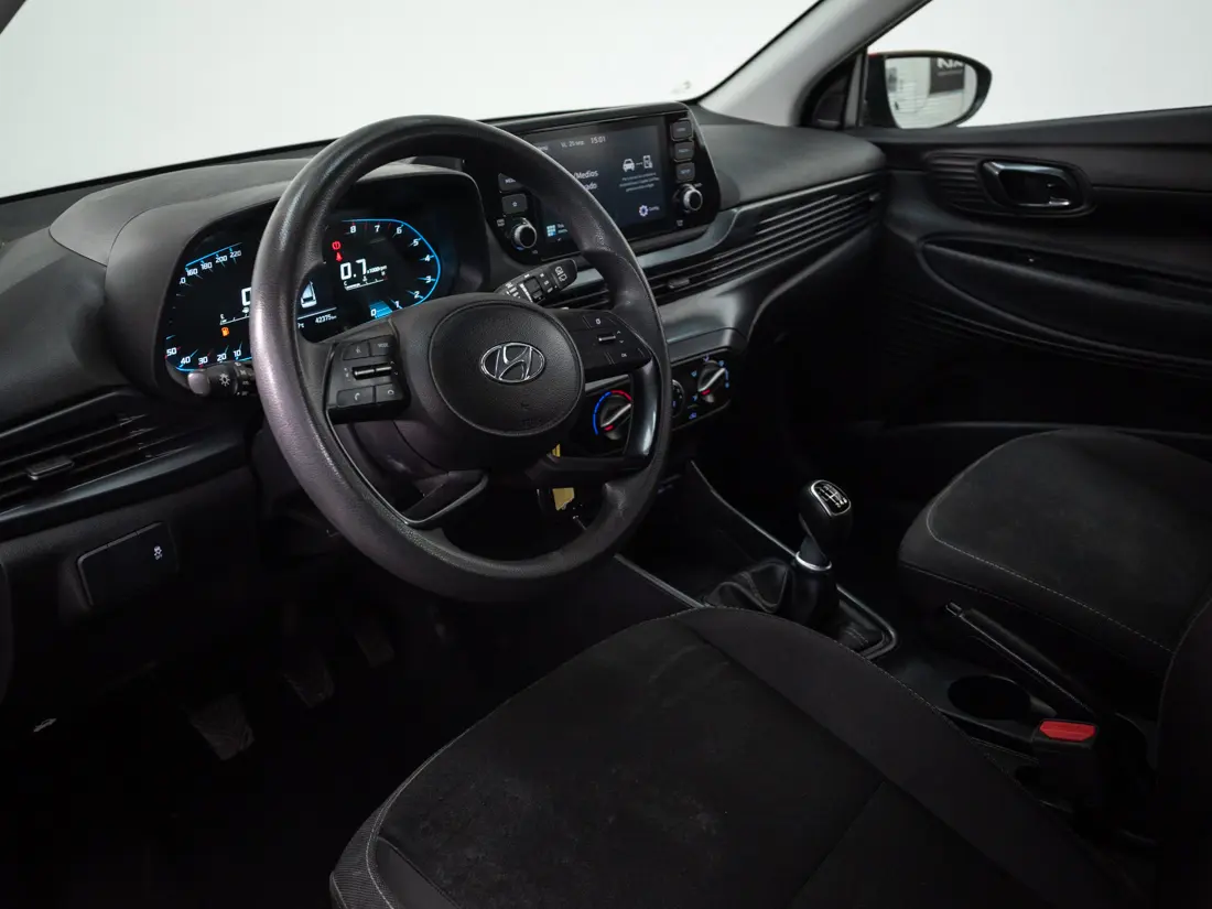 Hyundai I-20 — foto 10 de 19