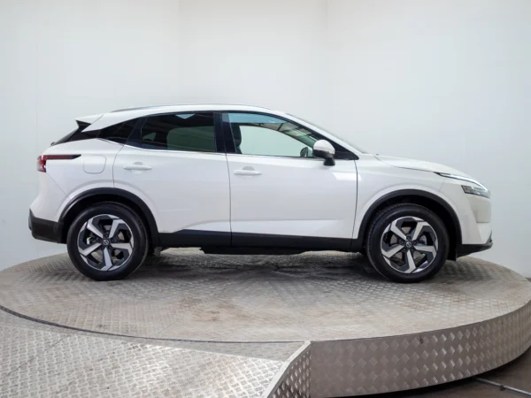NISSAN QASHQAI 2024 usado — Pompeyo Carrasco — foto 7