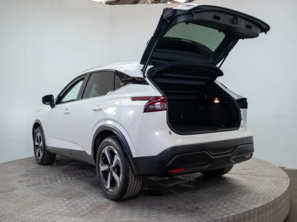 NISSAN QASHQAI 2024 usado — Pompeyo Carrasco — foto 9