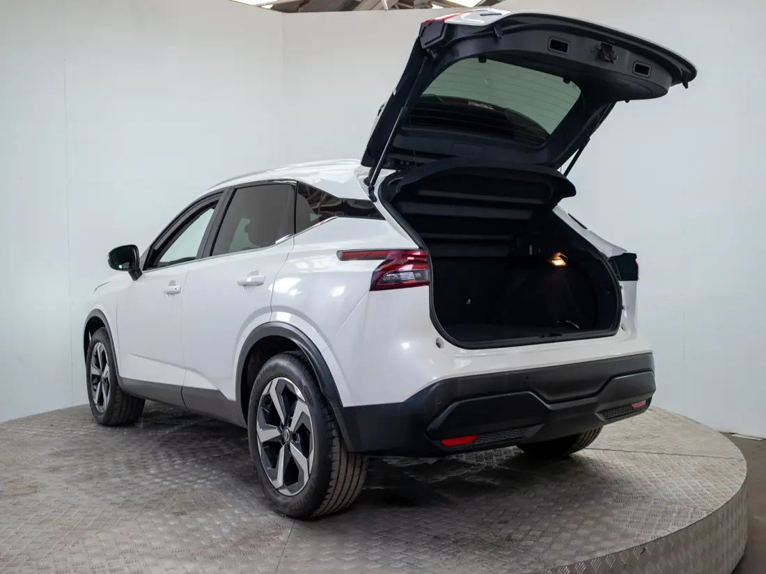 Nissan Qashqai — foto 9 de 18