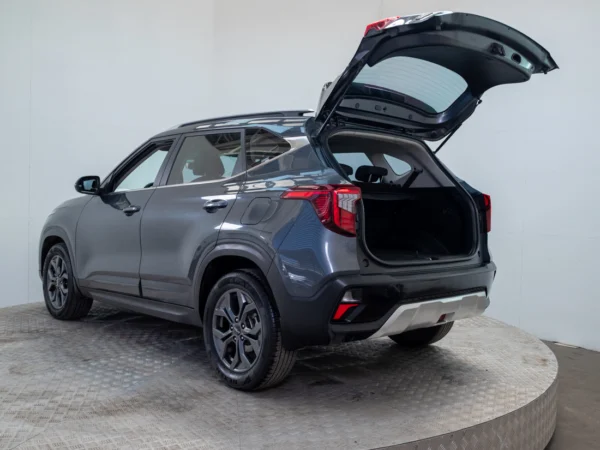 Kia SELTOS 2024 usado — Pompeyo Carrasco — foto 10