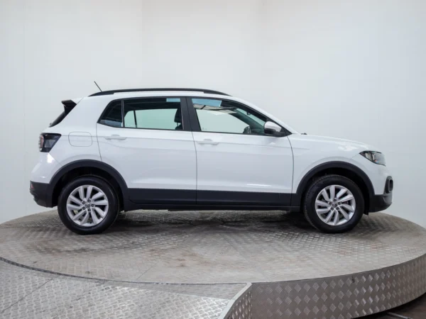 VOLKSWAGEN T-CROSS 2024 usado — Pompeyo Carrasco — foto 8