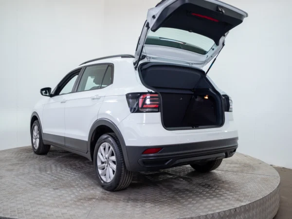 VOLKSWAGEN T-CROSS 2024 usado — Pompeyo Carrasco — foto 10