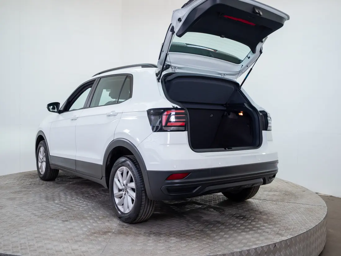 Volkswagen T-Cross — foto 10 de 19
