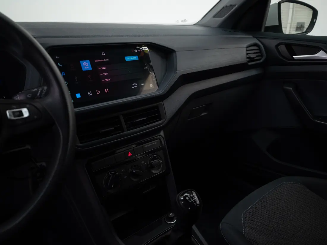 Volkswagen T-Cross — foto 12 de 19