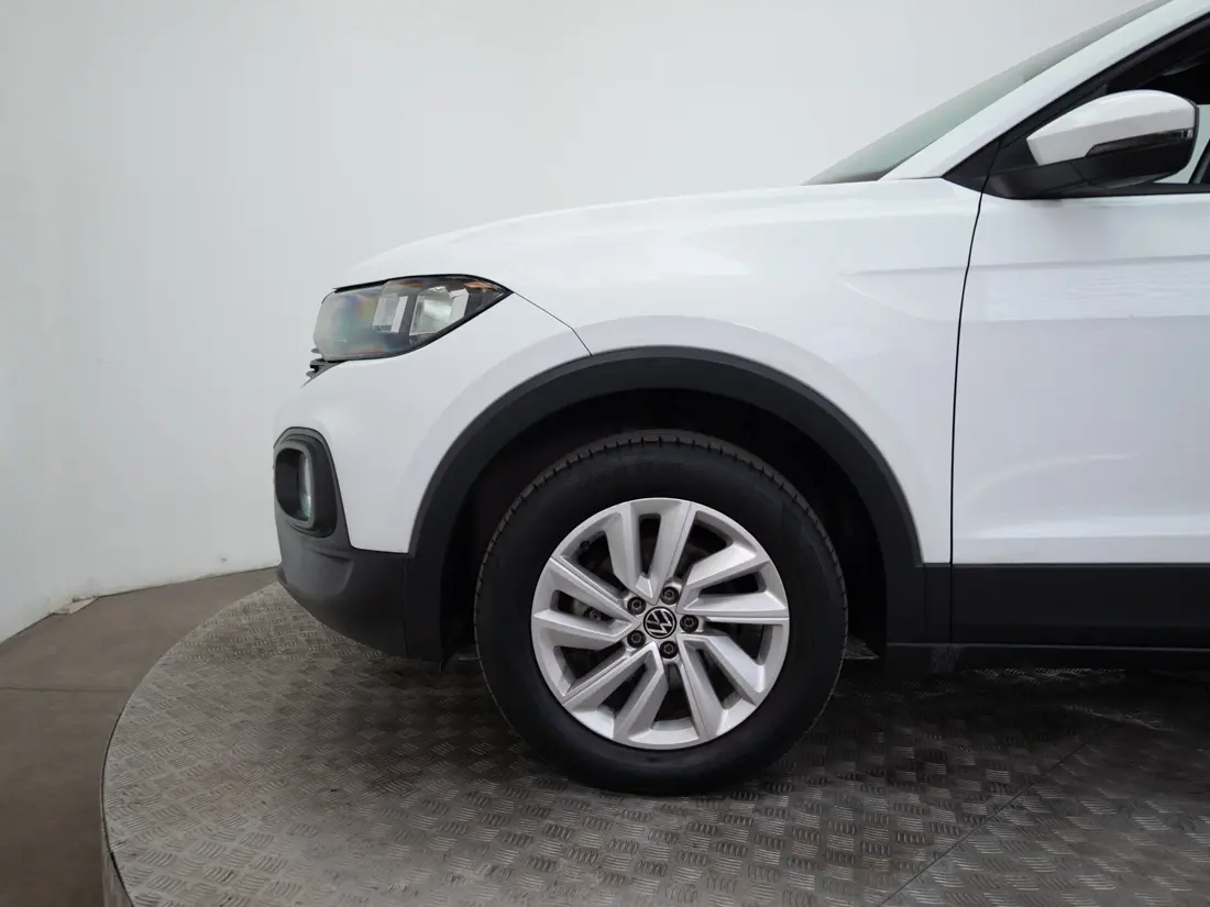 Volkswagen T-Cross — foto 17 de 19
