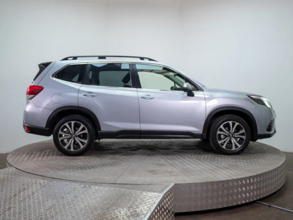 Subaru FORESTER 2025 usado — Pompeyo Carrasco — foto 9
