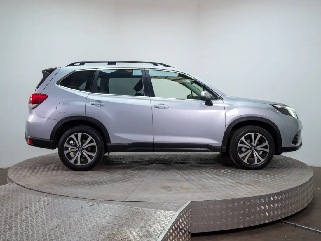Subaru Forester — foto 9 de 19