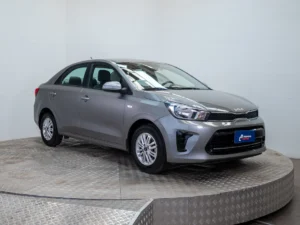 Kia SOLUTO usado