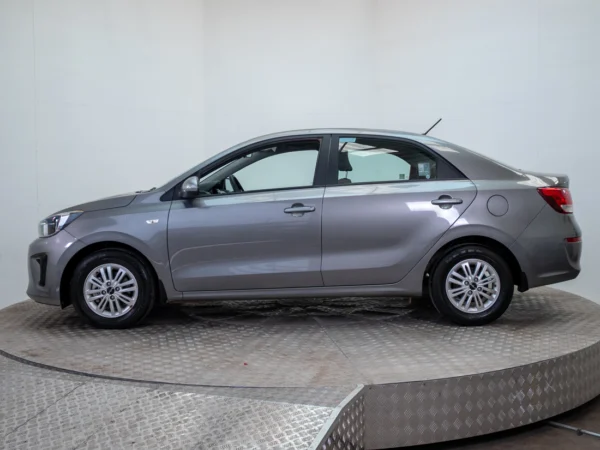 Kia SOLUTO 2024 usado — Pompeyo Carrasco — foto 4