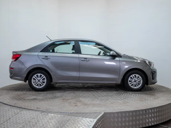 Kia SOLUTO 2024 usado — Pompeyo Carrasco — foto 8