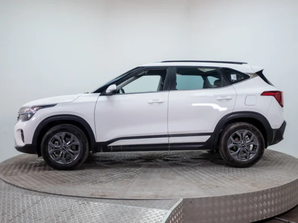 Kia SELTOS 2024 usado — Pompeyo Carrasco — foto 3
