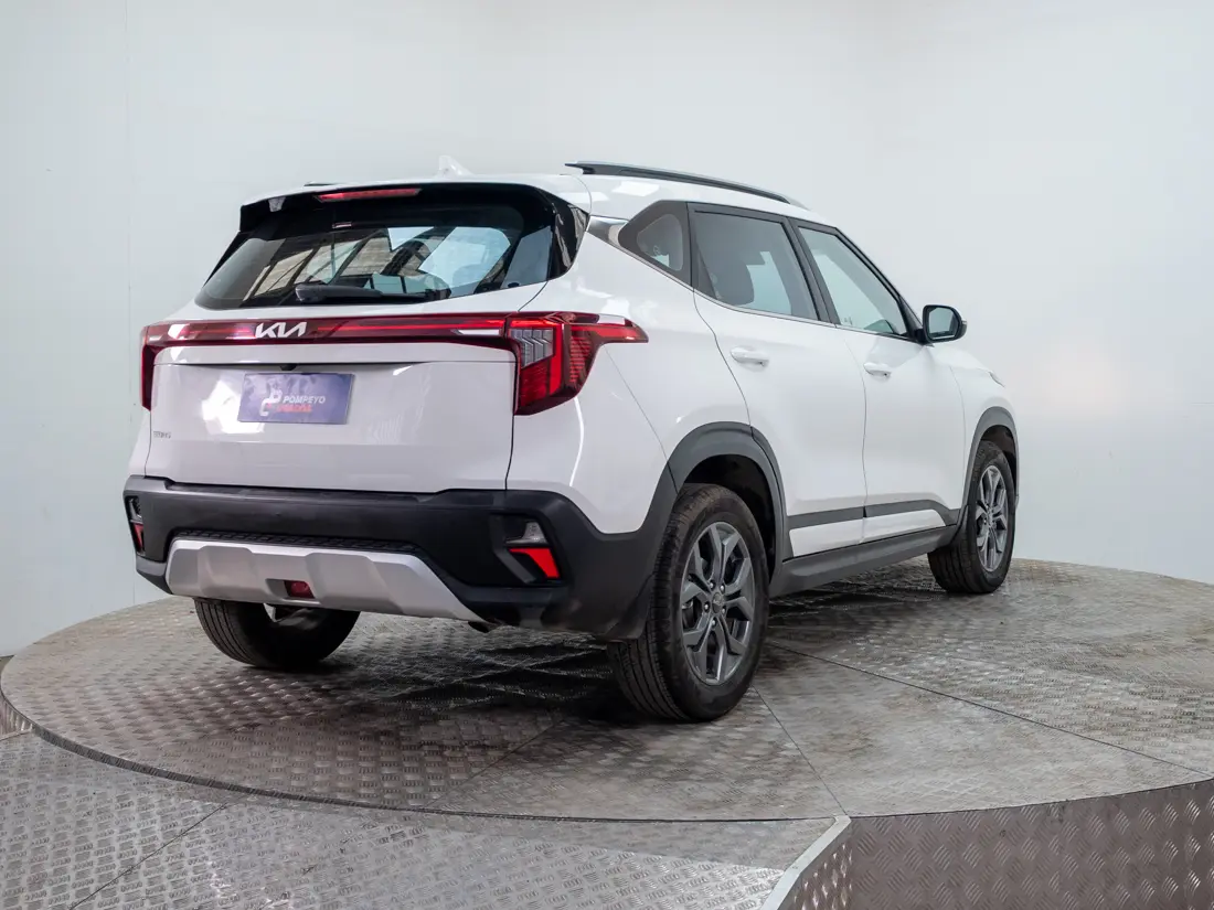 KIA Seltos — foto 6 de 17