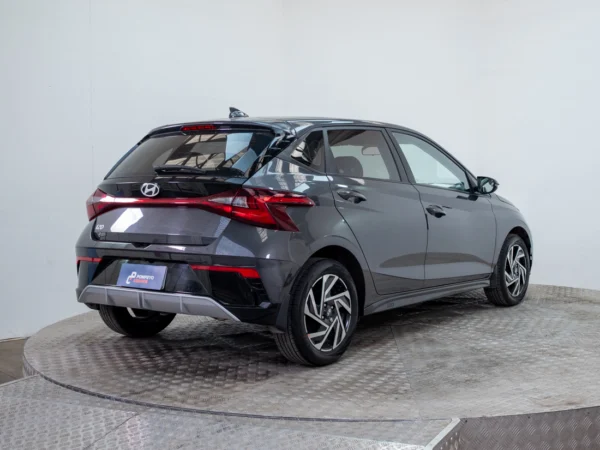 HYUNDAI I-20 2024 usado — Pompeyo Carrasco — foto 6