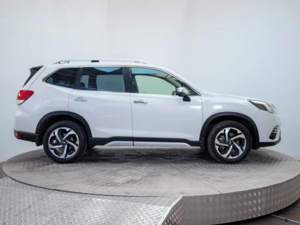 Subaru FORESTER 2024 usado — Pompeyo Carrasco — foto 8