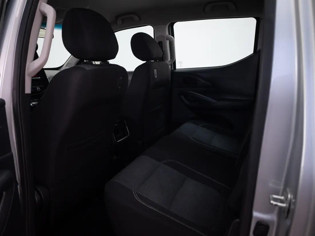 Peugeot Landtrek — foto 12 de 18
