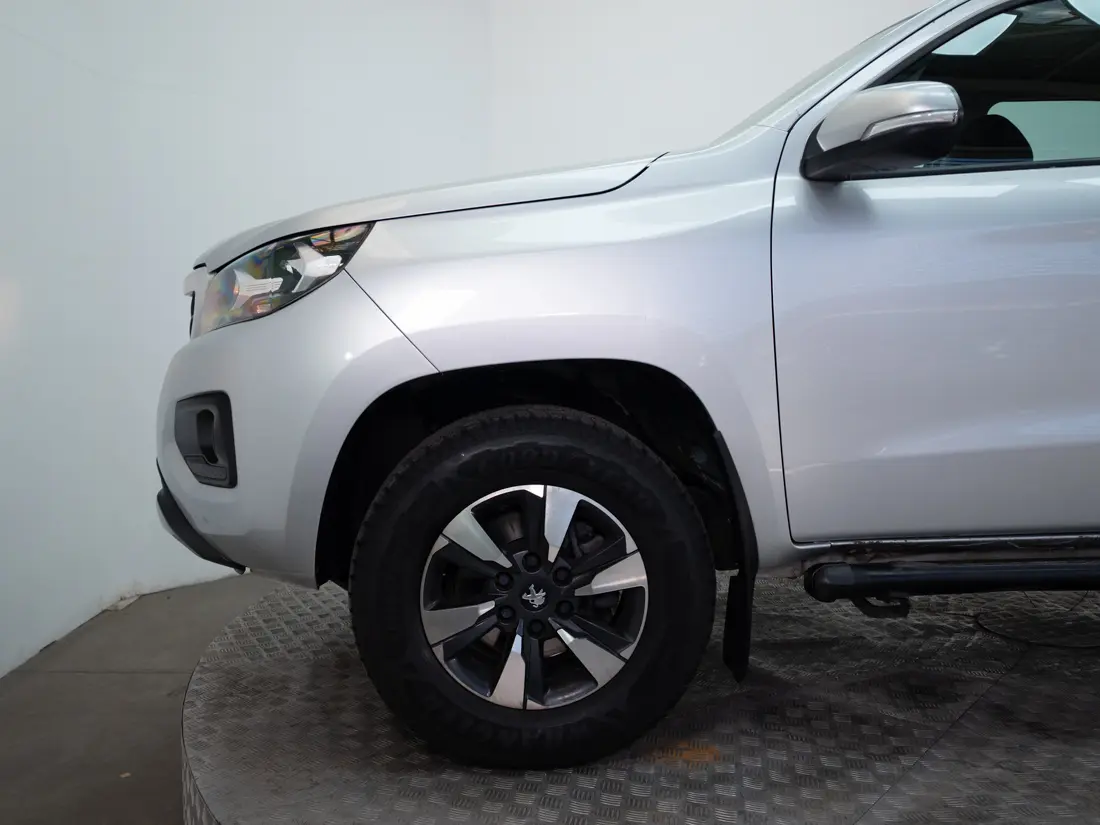Peugeot Landtrek — foto 15 de 18