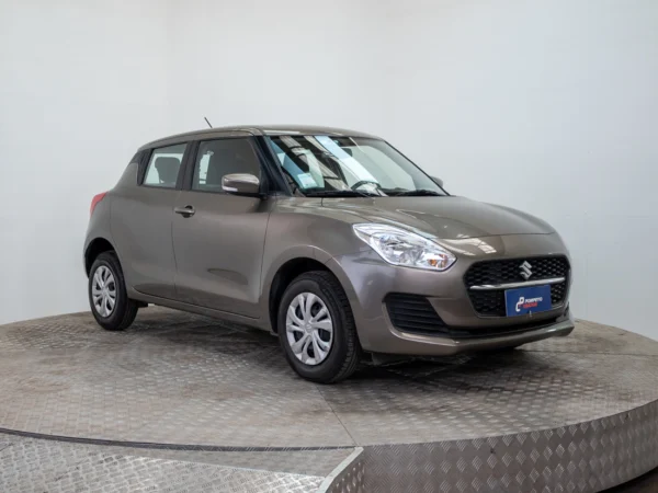 SUZUKI SWIFT 2025 usado — Pompeyo Carrasco — foto 2