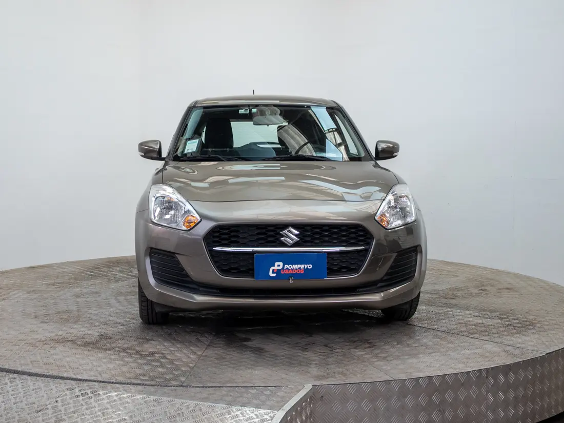 Suzuki Swift — foto 3 de 19