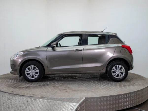 SUZUKI SWIFT 2025 usado — Pompeyo Carrasco — foto 4