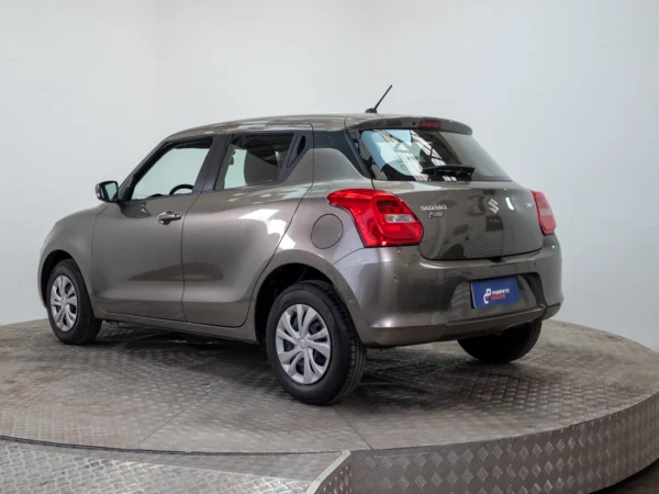 SUZUKI SWIFT 2025 usado — Pompeyo Carrasco — foto 5
