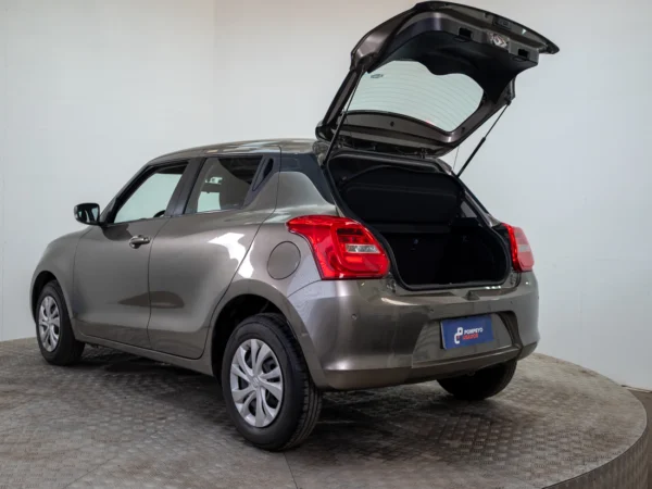 SUZUKI SWIFT 2025 usado — Pompeyo Carrasco — foto 10