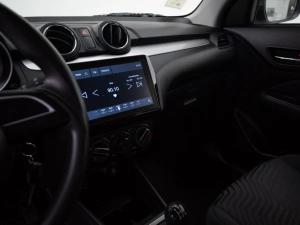SUZUKI SWIFT 2025 usado — Pompeyo Carrasco — foto 15