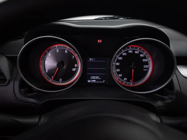 SUZUKI SWIFT 2025 usado — Pompeyo Carrasco — foto 16
